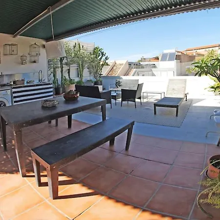 Vip House Rentals, Entire In Old Town Apartment *